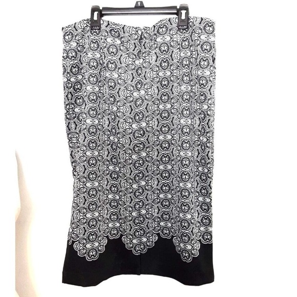 New York & Co Floral Print Pencil Stretch Skirt Size 4 Black & White EUC - Picture 6 of 7